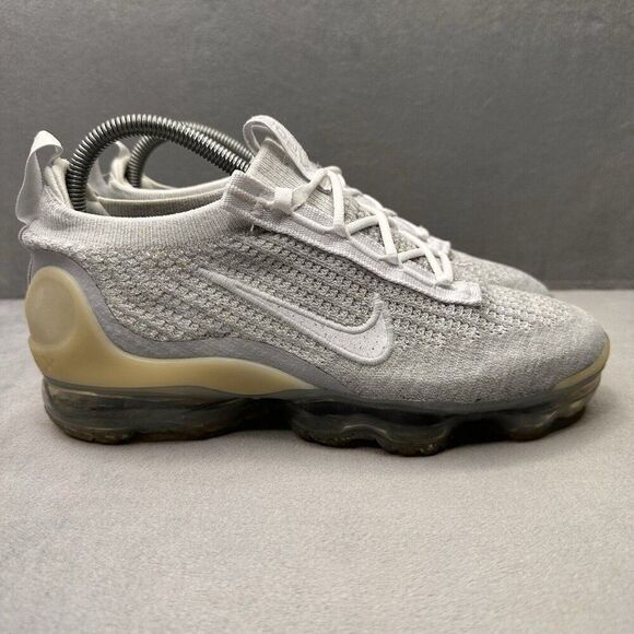 Nike Air VaporMax 2021 Flyknit Womens Size 8 White Pure Platinum Running Sneaker - Picture 1 of 8